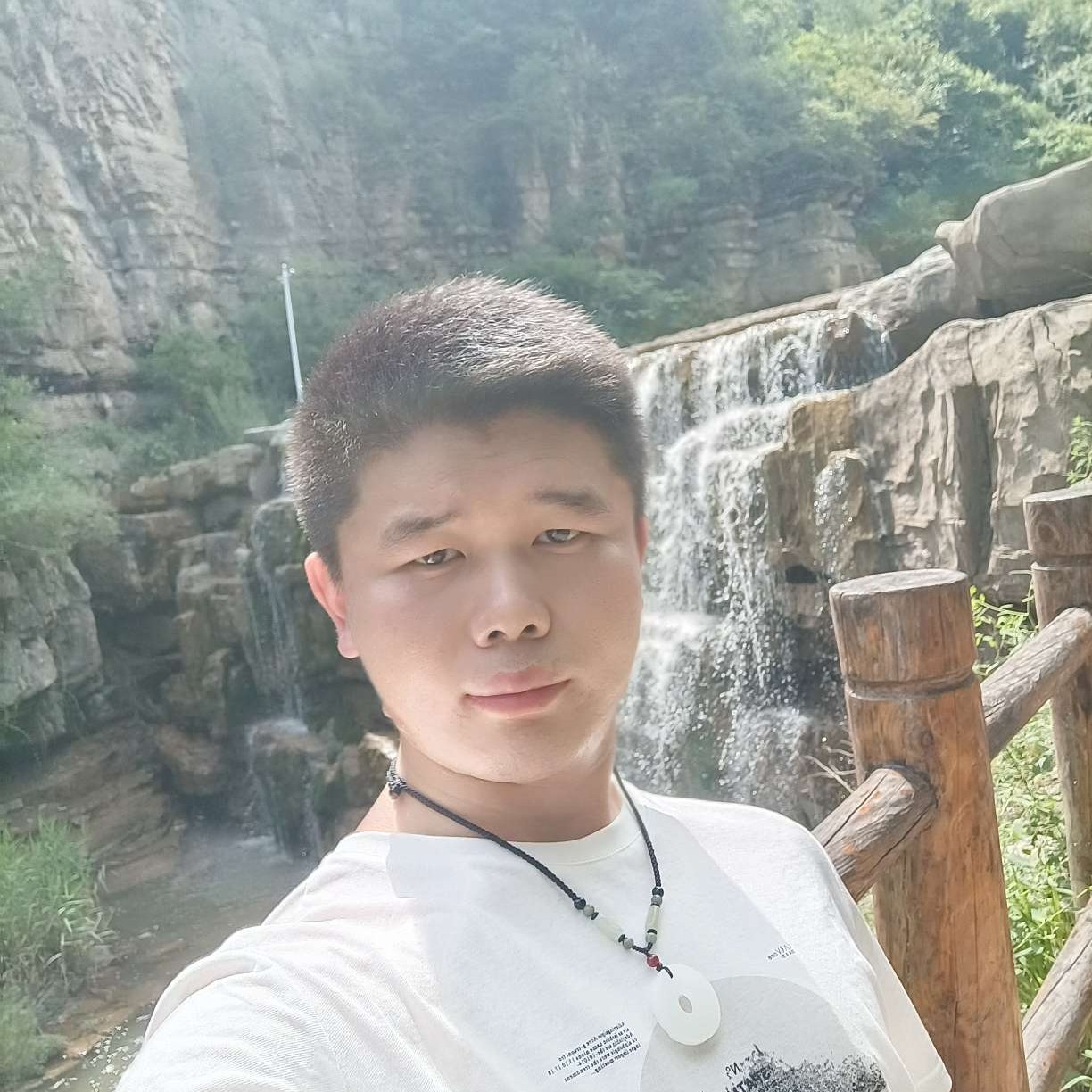 黑暗中的孤魂的照片