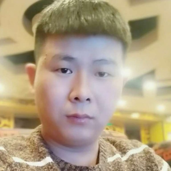 龙大。的照片