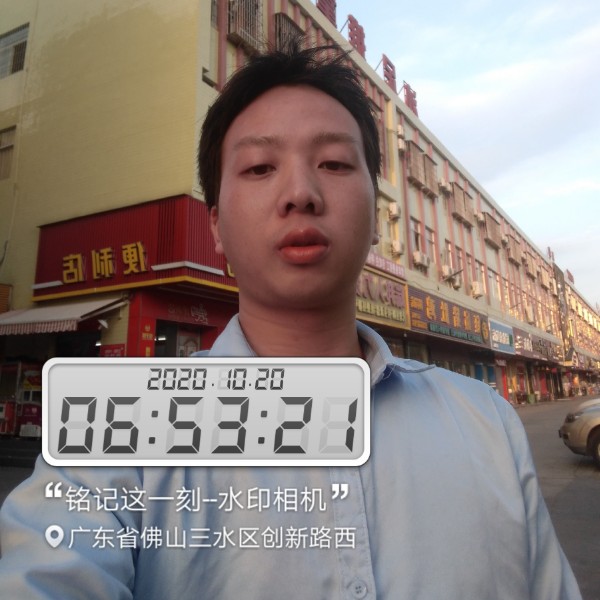 男人30一朵花。的照片