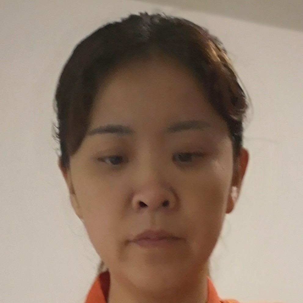 旅途中的白开水的照片