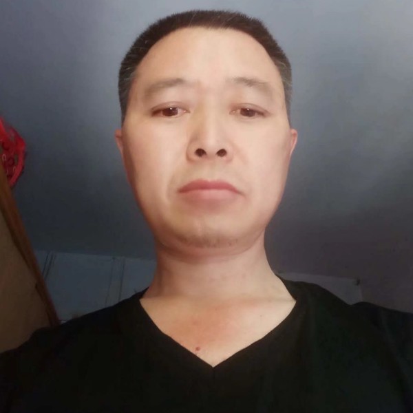 邹景的照片