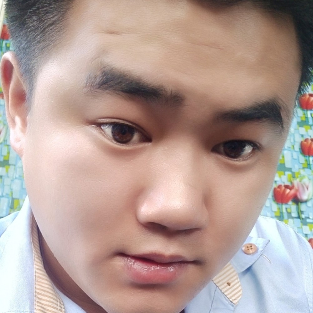 程 亮的照片