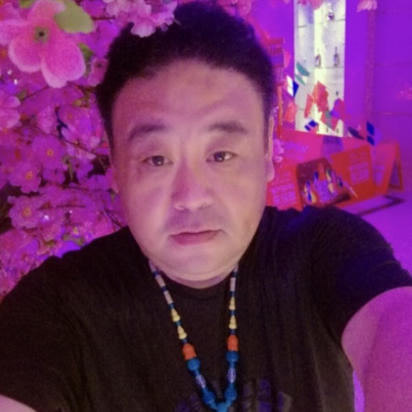 端庄放弃棒球的照片