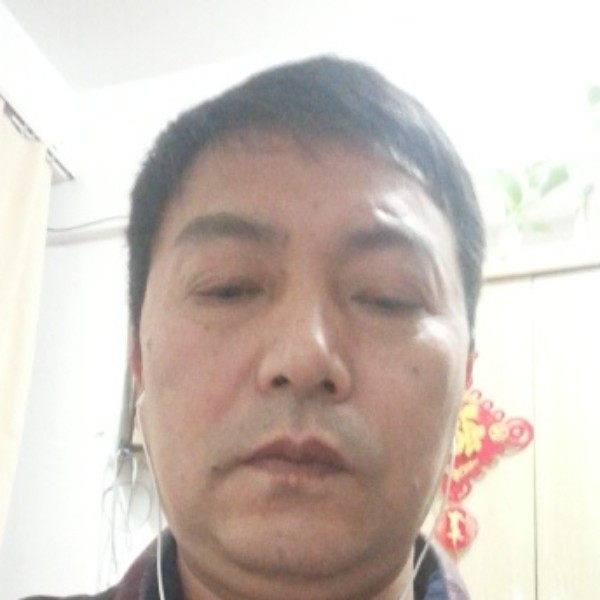 不安爱白开水的照片