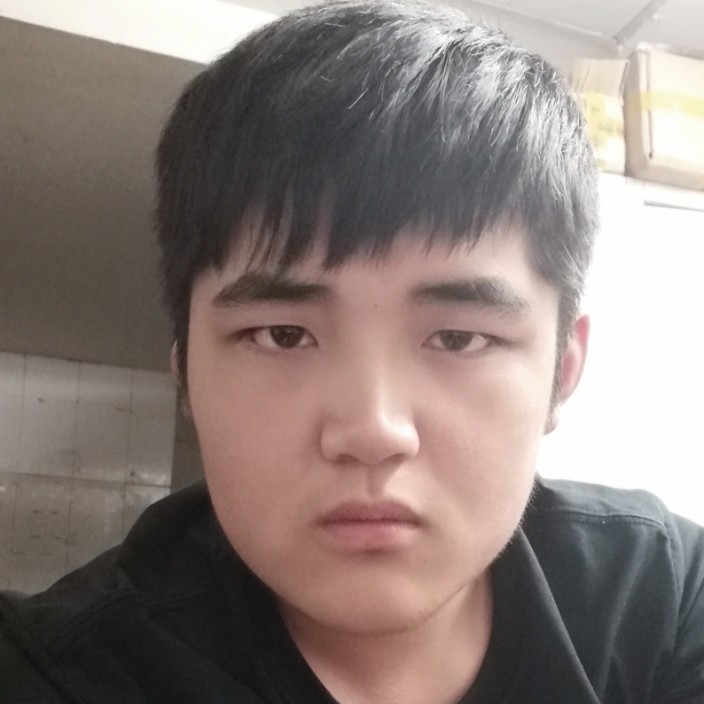 眯眯眼扯寒风的照片