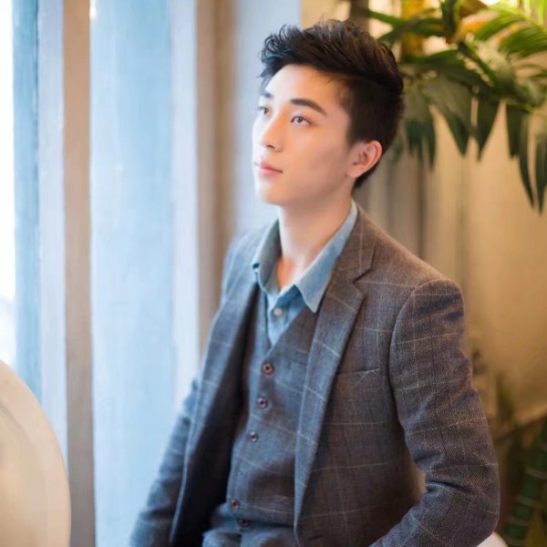 路够黑光才亮的照片