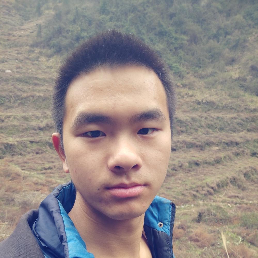 现代回眸路人的照片