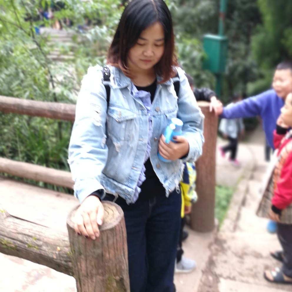 无语蜗牛的照片