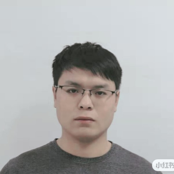 负责挽手凉笙的照片