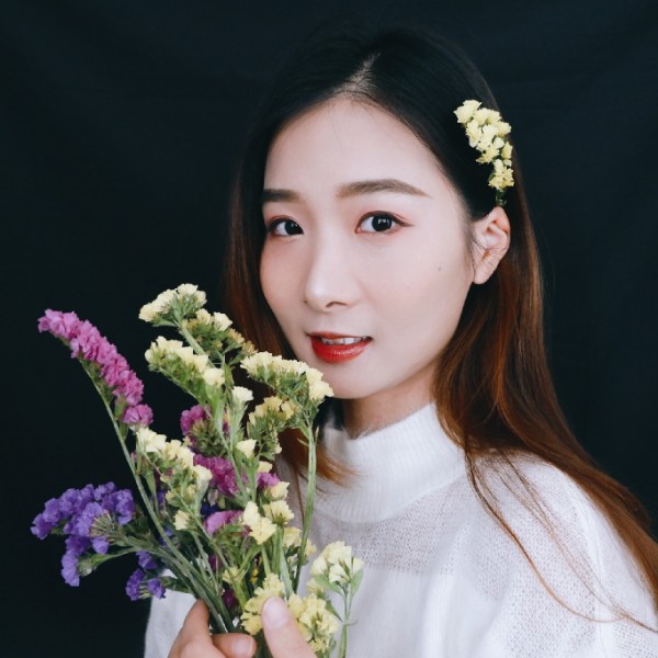 蛋黄妹的照片