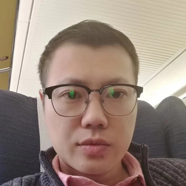 情郎君的照片