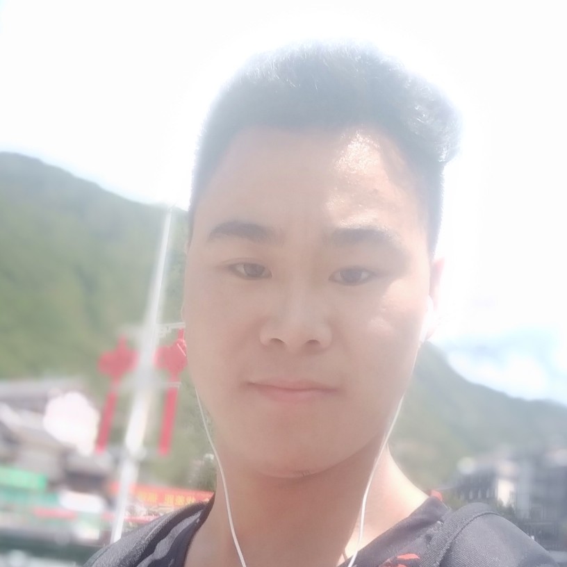 路灯蹁跹淡定的照片