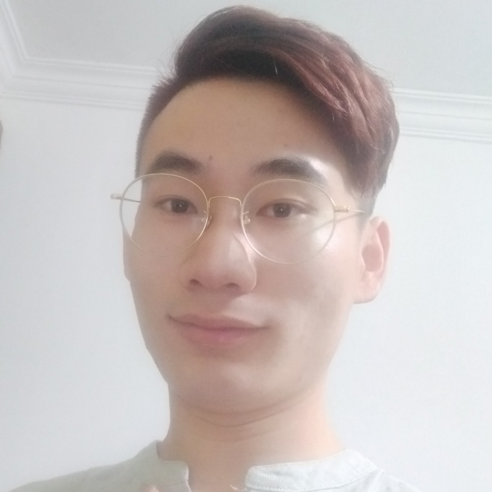 微笑邂逅敏感的照片