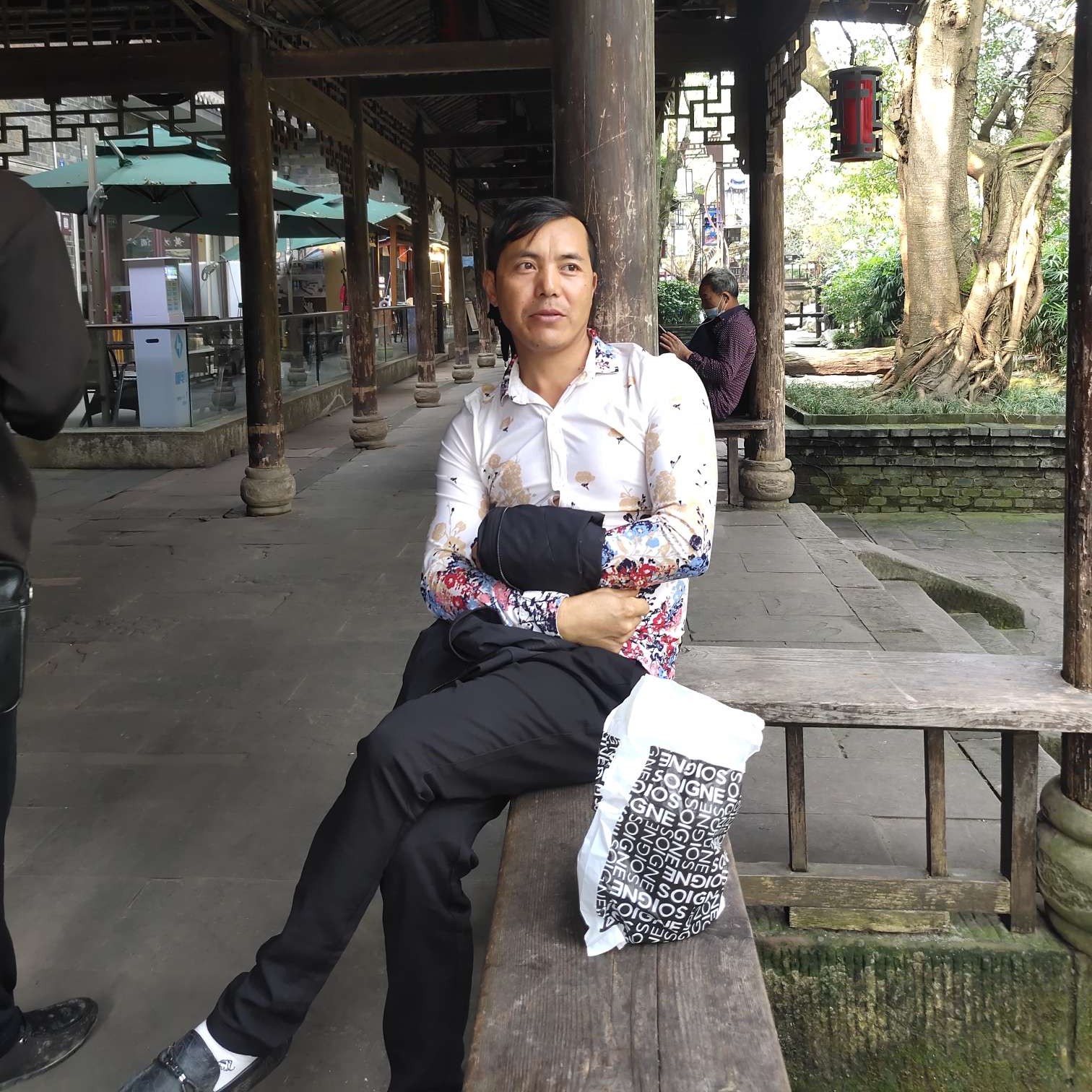 野狼苦恋眼睛大的照片