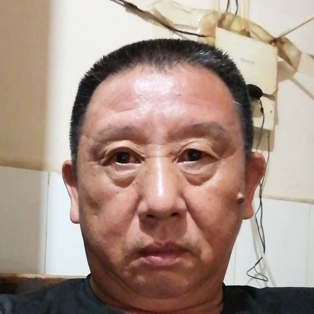 仓库李哥的照片