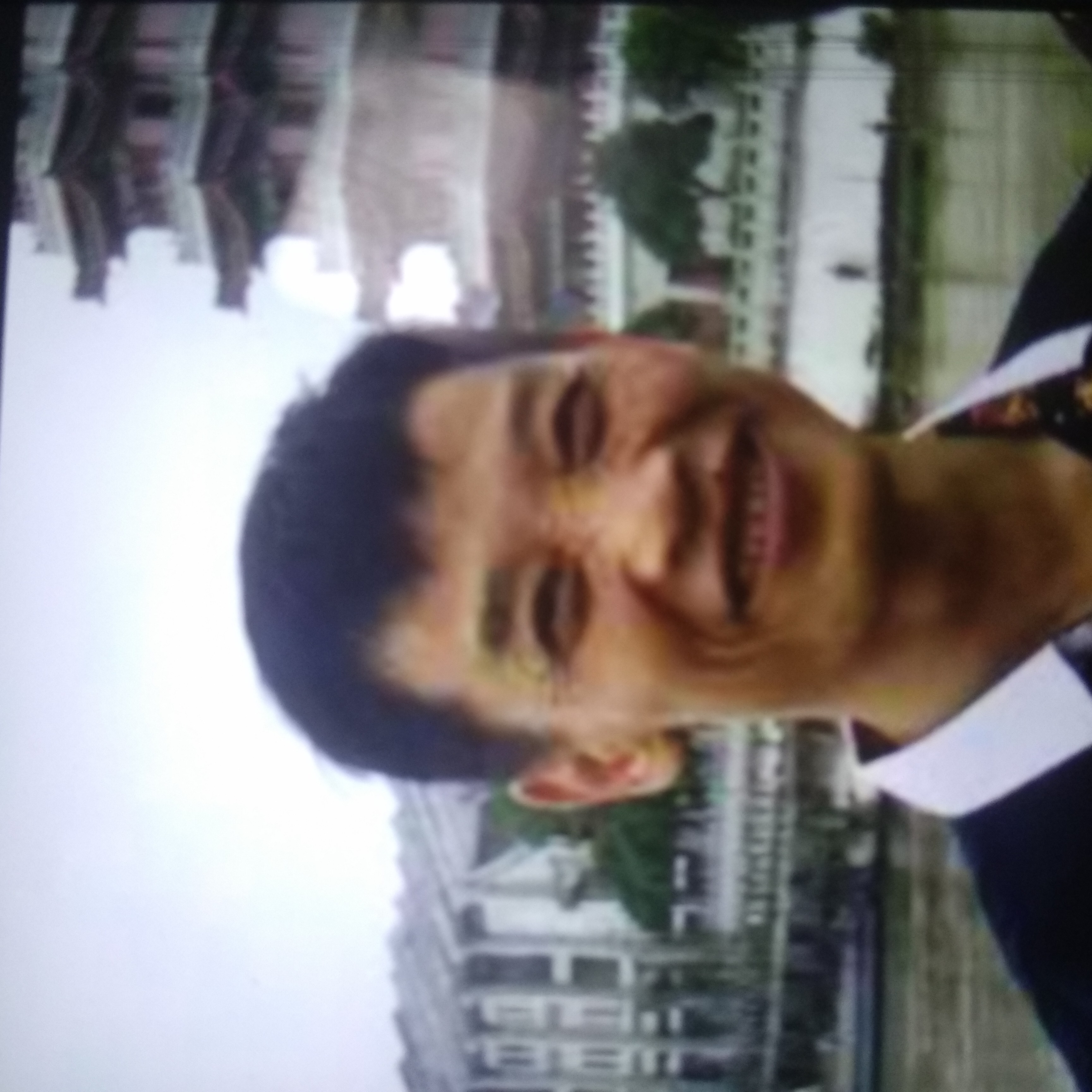 秀丽挽手离歌的照片