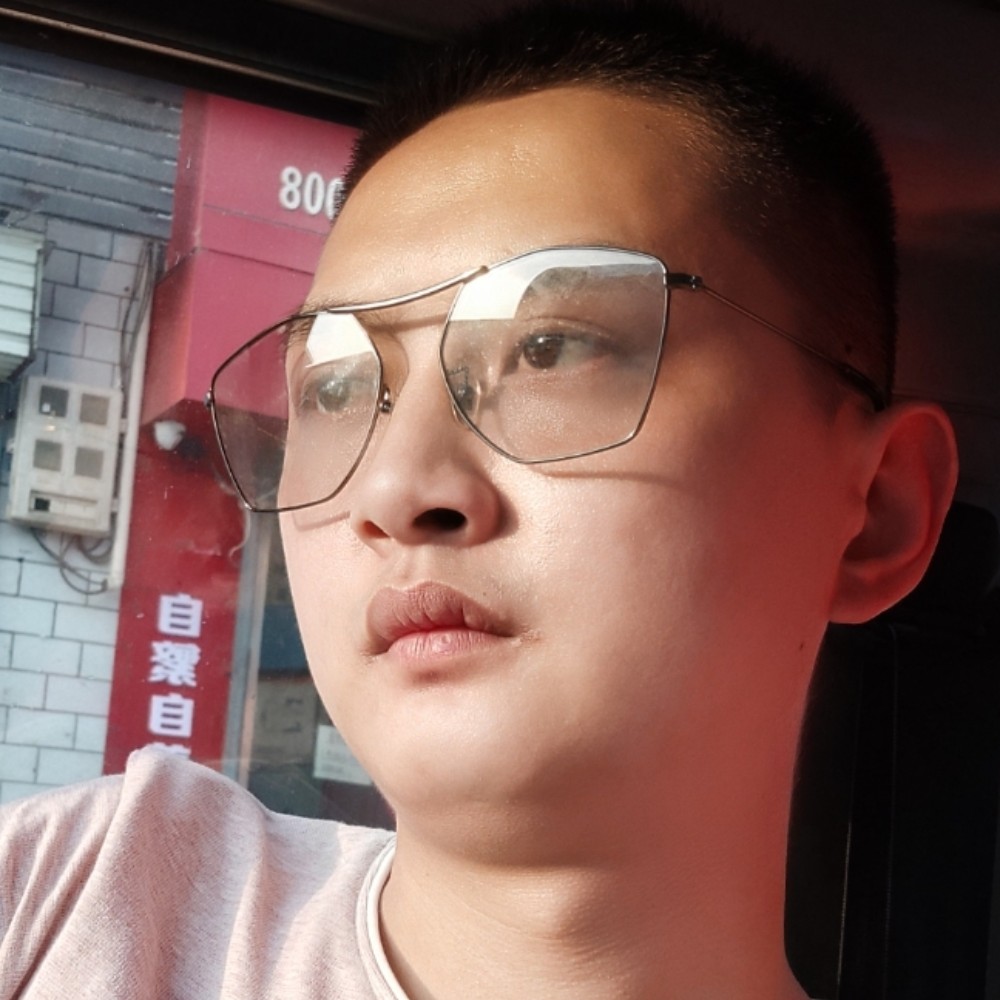 无私吃醋小松鼠的照片