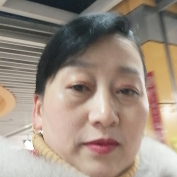 小松鼠忧郁的照片