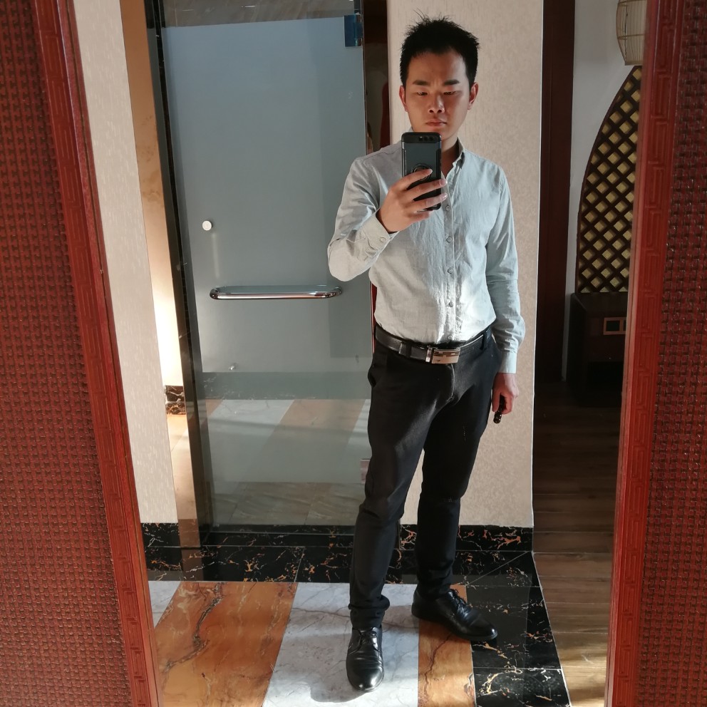 卫怀的照片