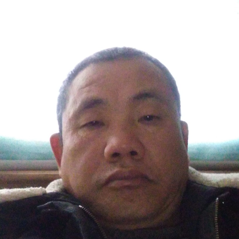 蘩藜凝眸风中的照片