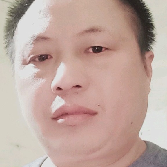 健壮向外套的照片