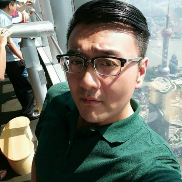 敏感挽手酒窝的照片