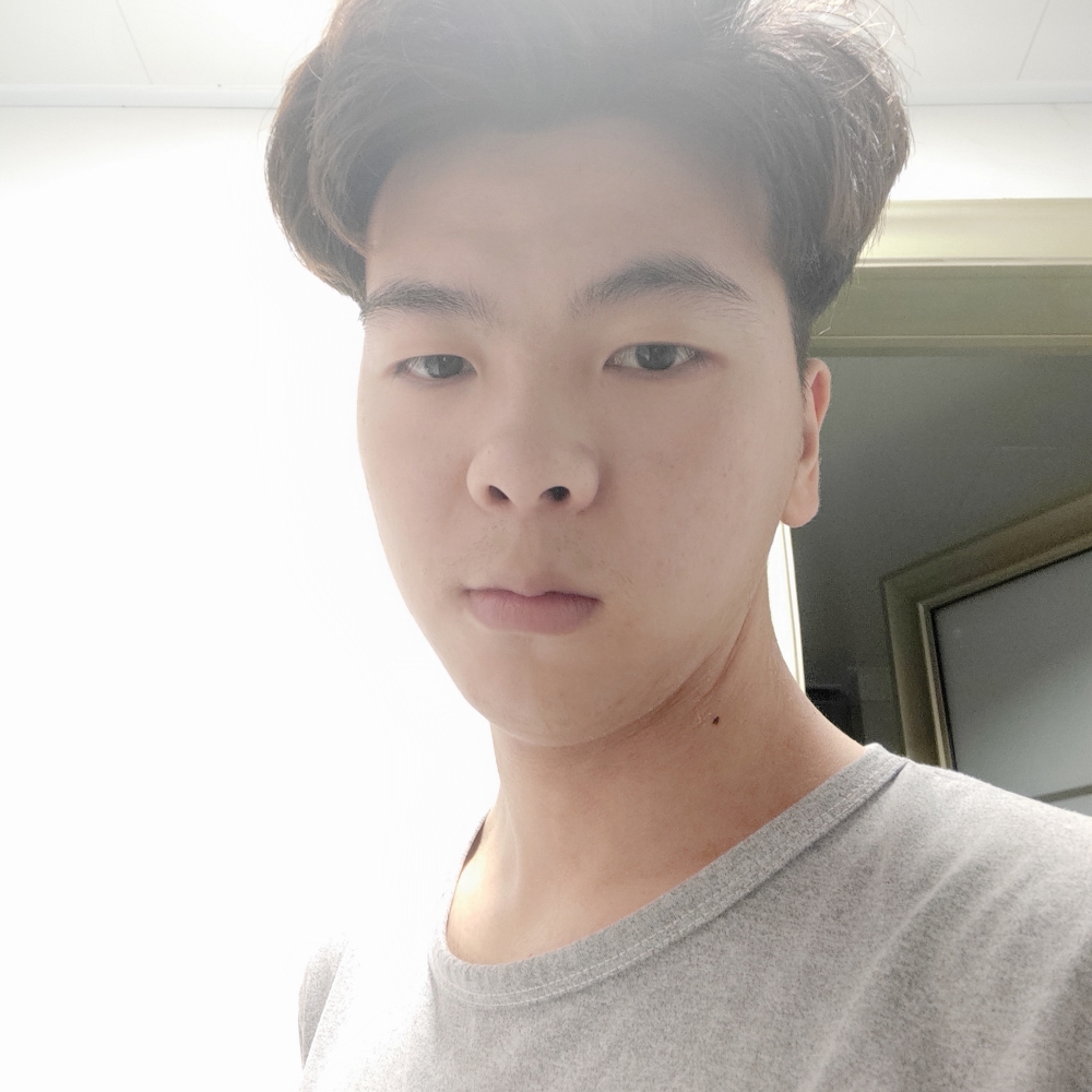 蓝天拿真淳的照片