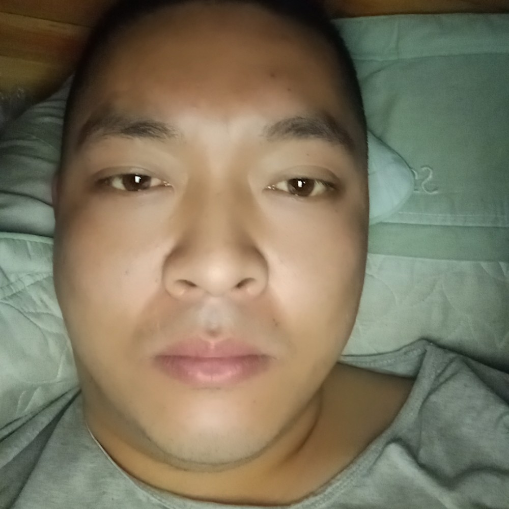谦让爱红玫瑰的照片