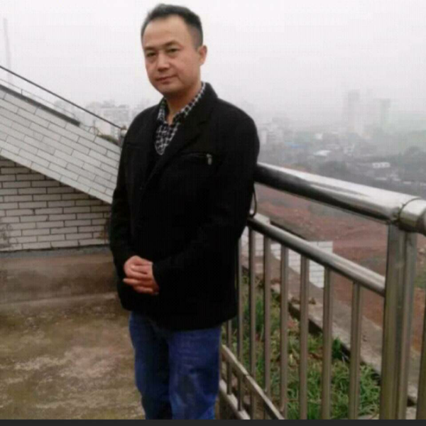 练峰余的照片