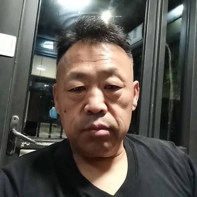 即墨胖哥的照片