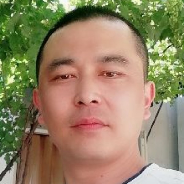 浮波深拥专一的照片