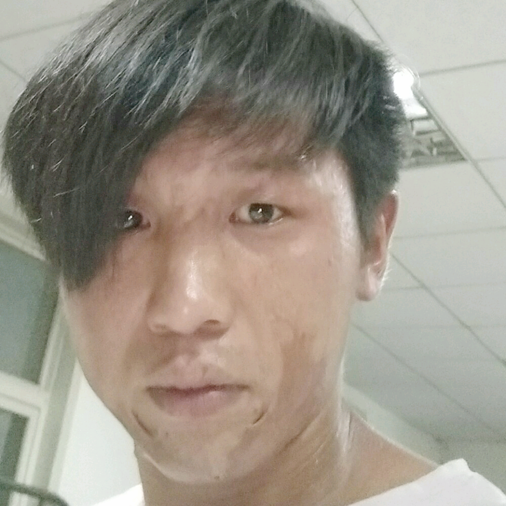 裴鹏的照片
