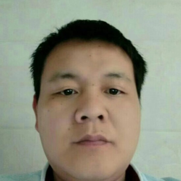 叶落的城市的照片