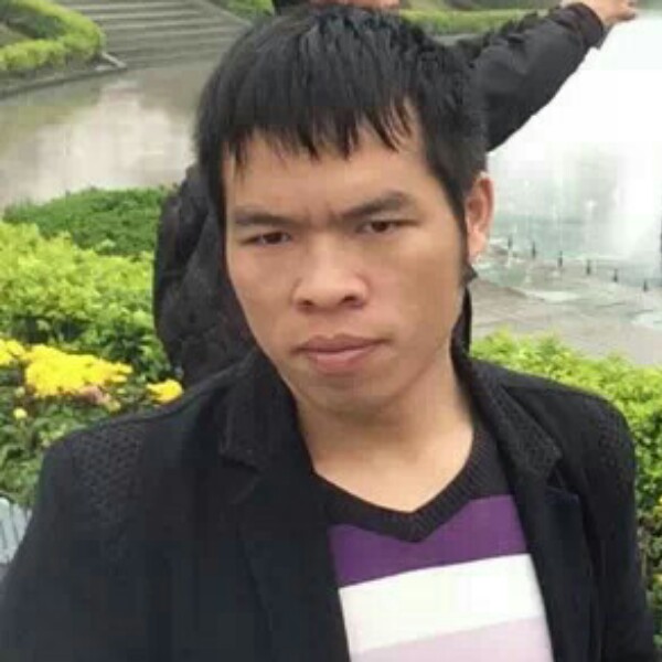 魁梧裙子的照片