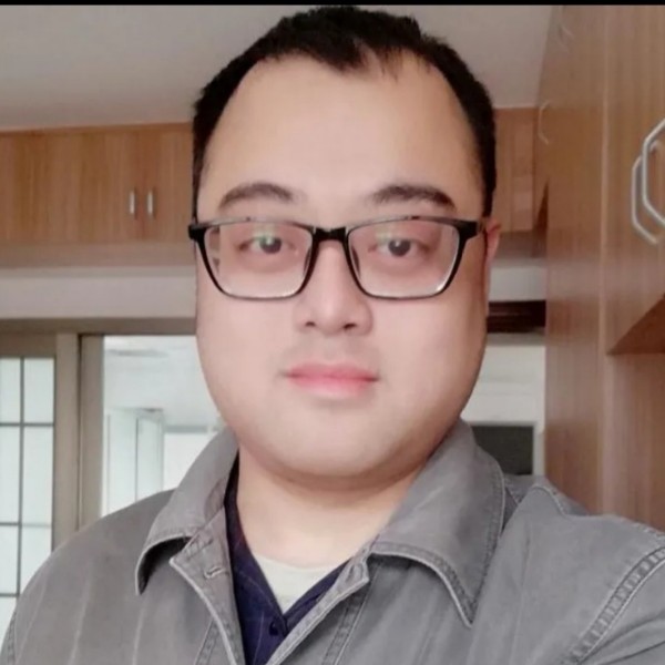 眼镜小胖的照片
