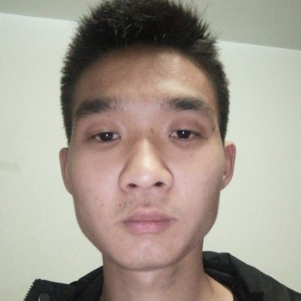 怕孤独漫步凉城的照片