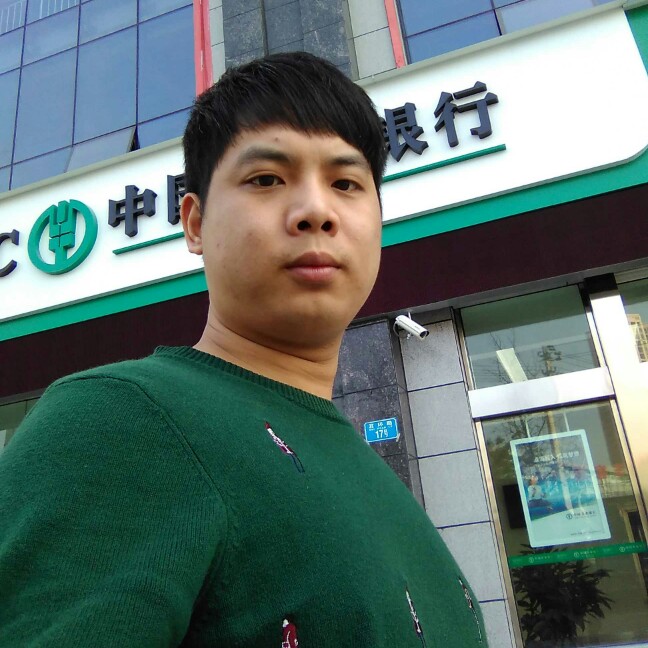 在下初九的照片