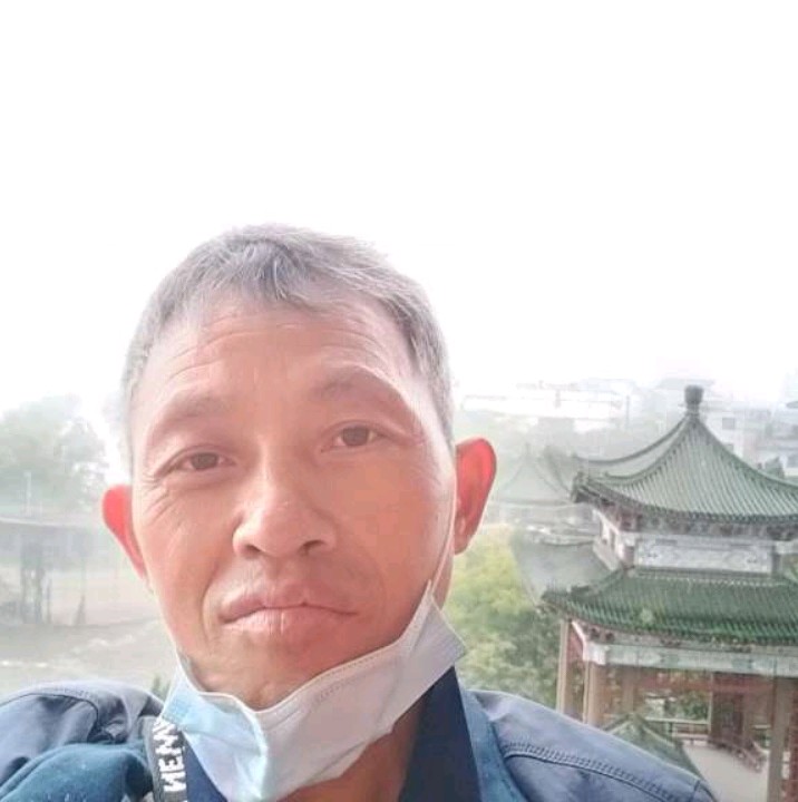 勤劳請烤鸡的照片
