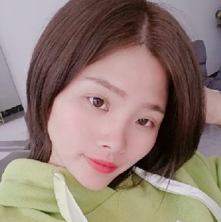 陶醉浅吻野狼的照片