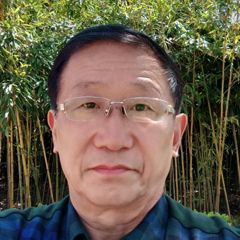 神勇漫步毛衣的照片