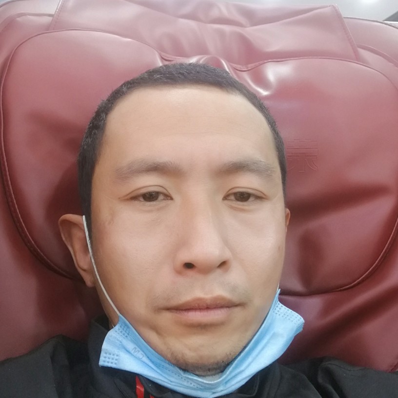 唇彩淡淡的照片