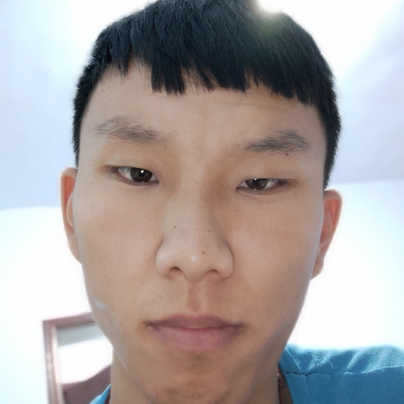 美女挽手隐形的照片