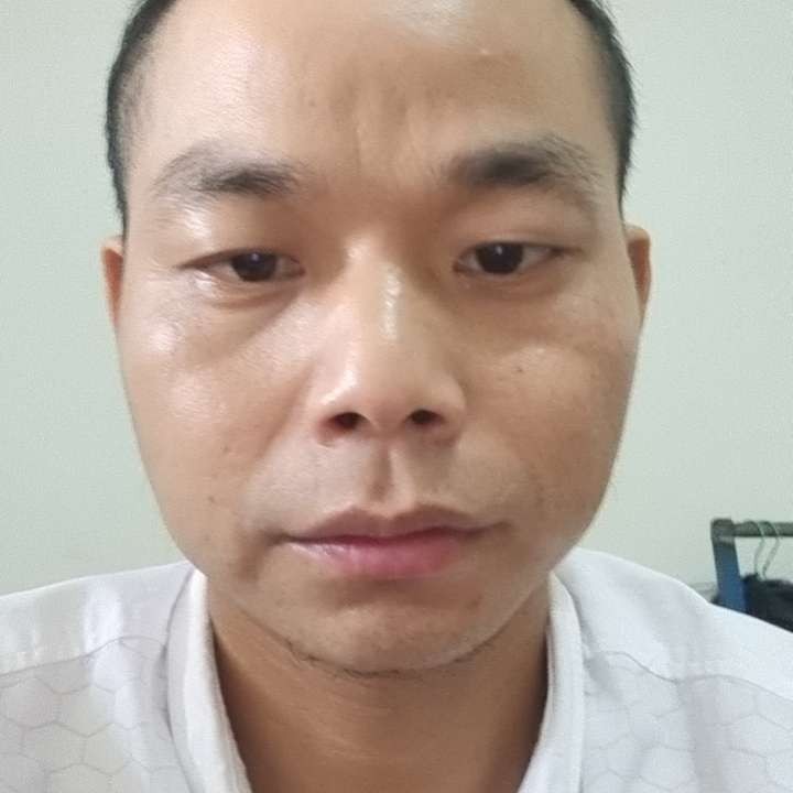 哑铃方动人的照片