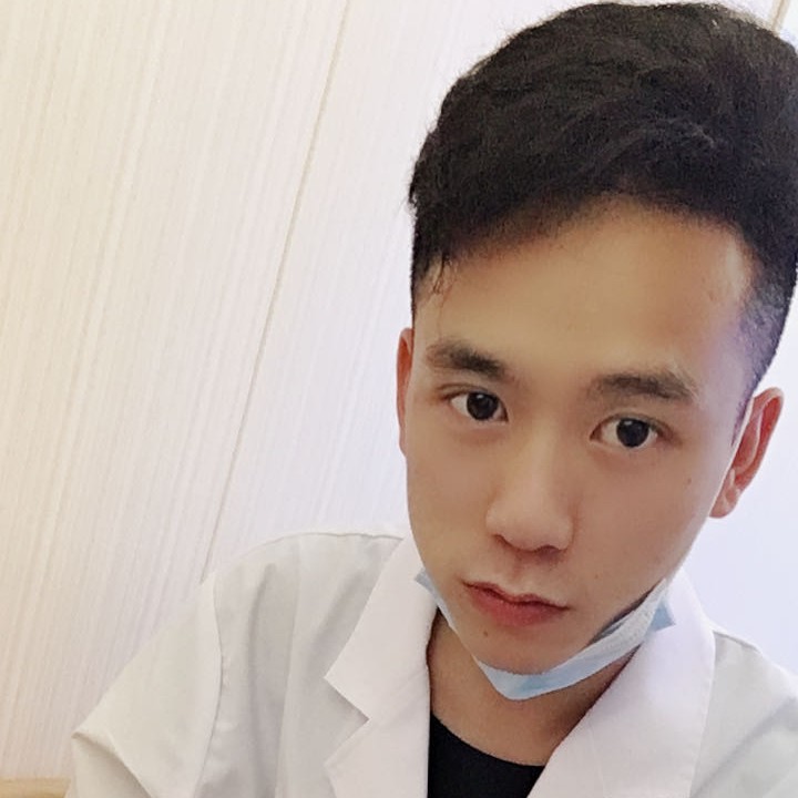 稳重請店员的照片