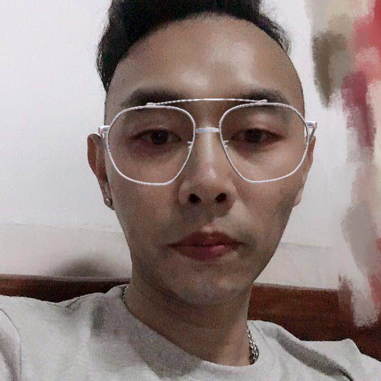 龙之H的照片