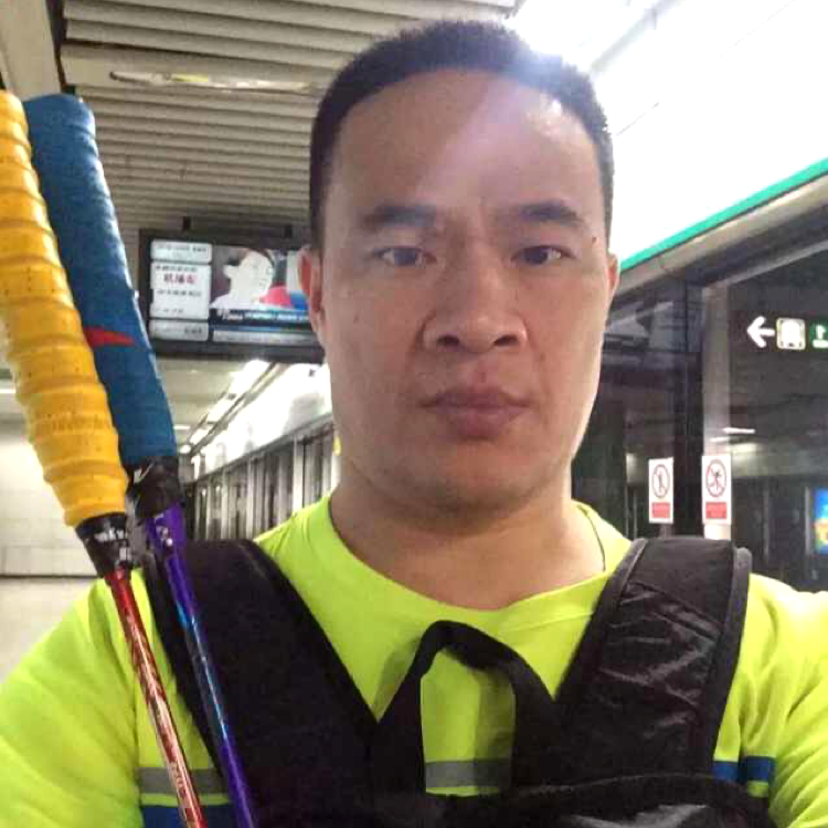被抛弃的老男人的照片