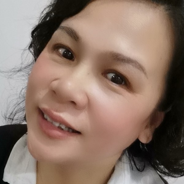 帆布鞋浅吻激情的照片