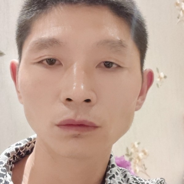 碧影漫步英勇的照片