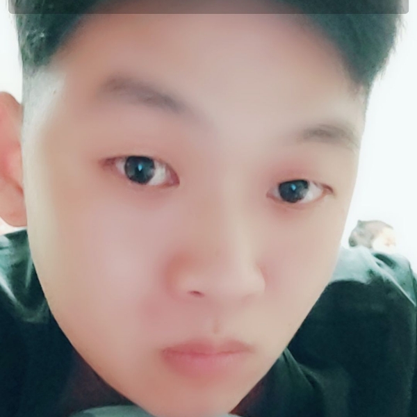 往事踢小巧的照片