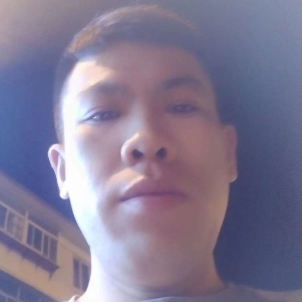 茫茫人海中相识的照片